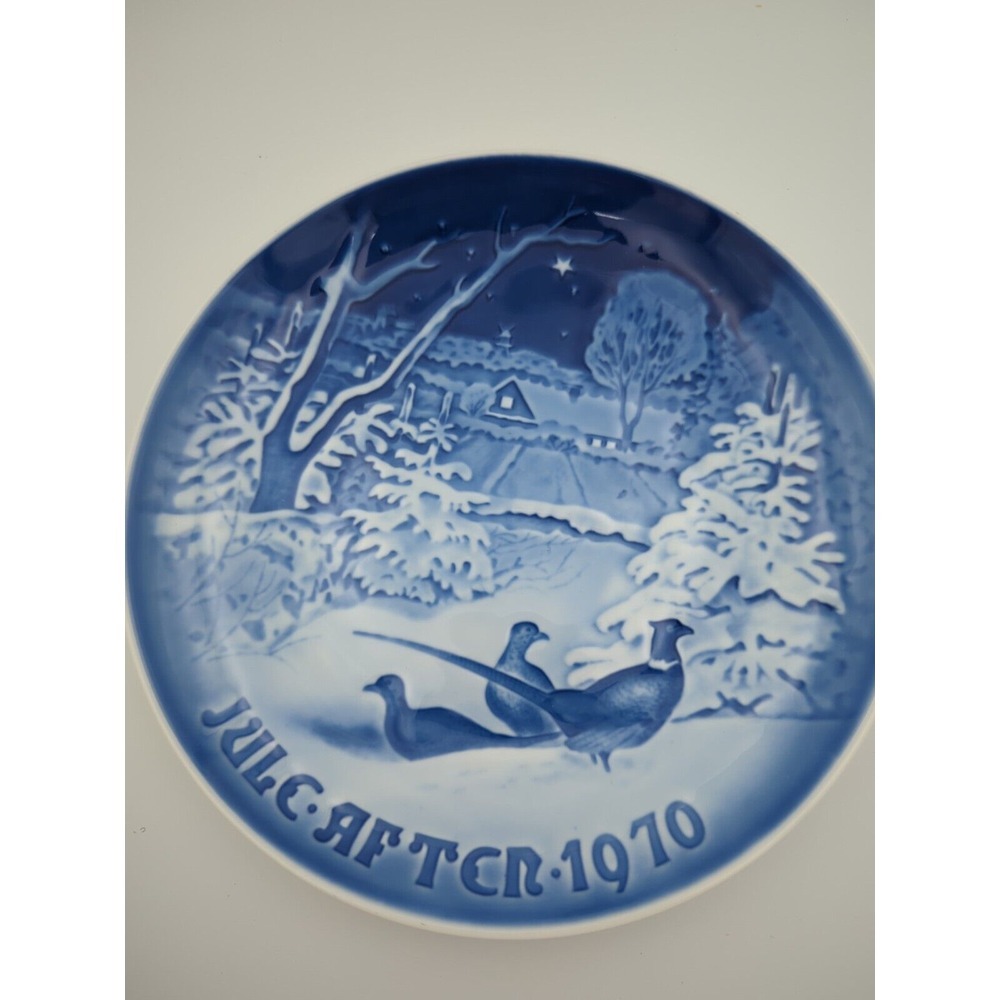 B&G Denmark Copenhagen Porcelain Plate 1970 "Pheasants in the Snow at Christmas" - Picture 3 of 3